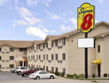 Super 8 By Wyndham Bridgeton/Arpt/St Louis Area Hotel Exterior photo