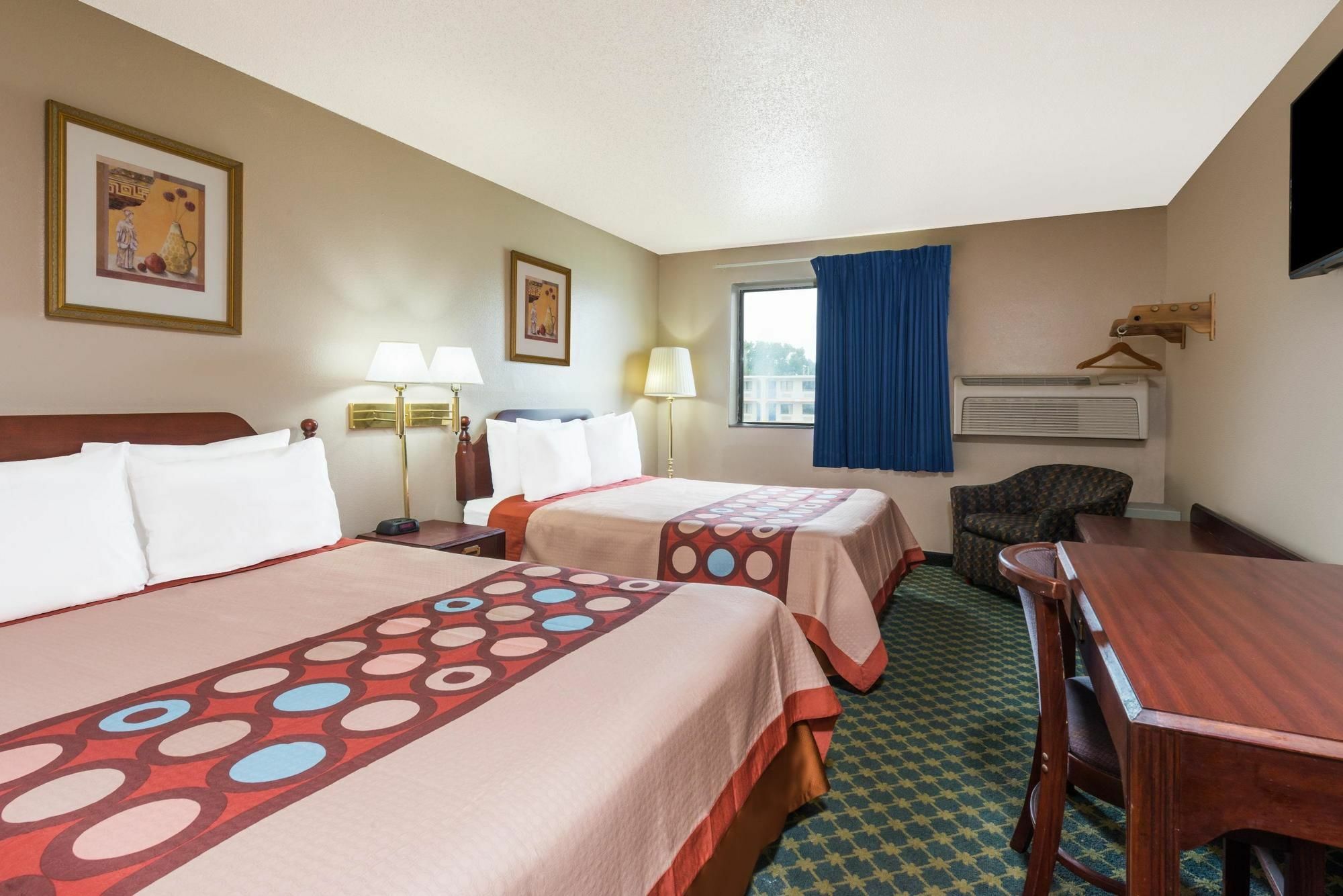 Super 8 By Wyndham Bridgeton/Arpt/St Louis Area Hotel Exterior photo