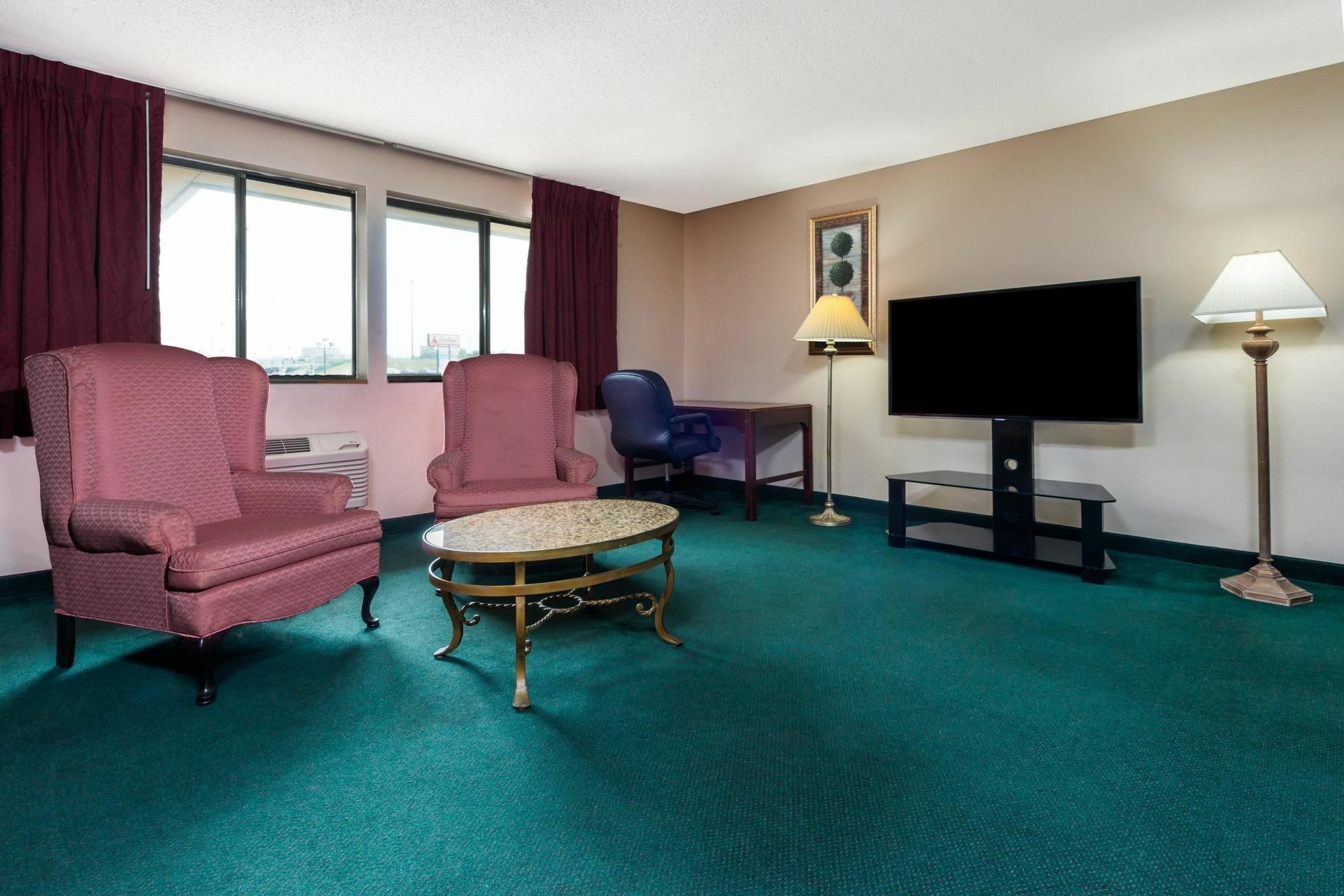 Super 8 By Wyndham Bridgeton/Arpt/St Louis Area Hotel Exterior photo