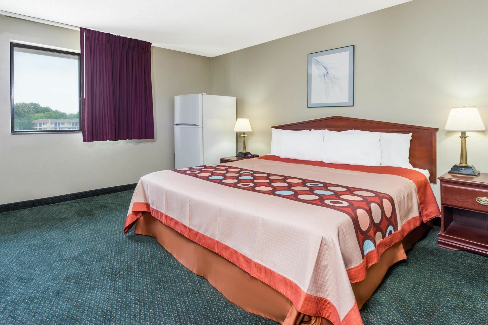 Super 8 By Wyndham Bridgeton/Arpt/St Louis Area Hotel Exterior photo